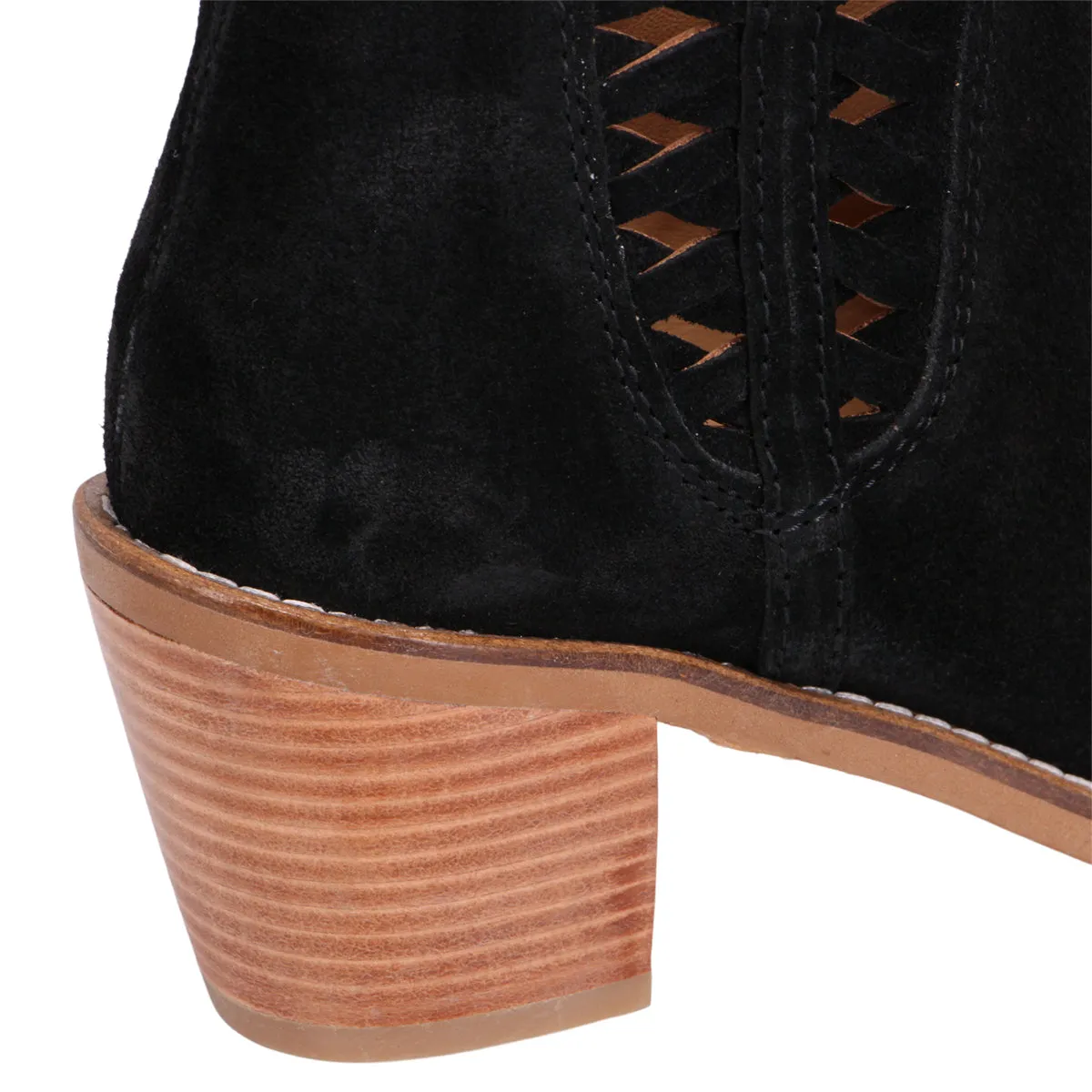 Veronika Heeled Boot